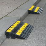 Traffic-Line Heavy Duty Kerb Ramp 600x300x100mm Ylw/Blk FS606808