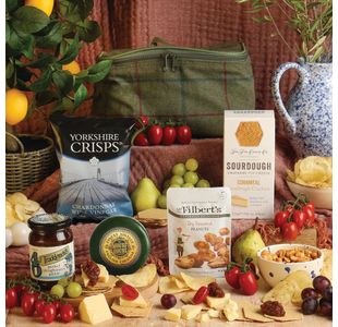 The Ploughmans Picnic Hamper SS19